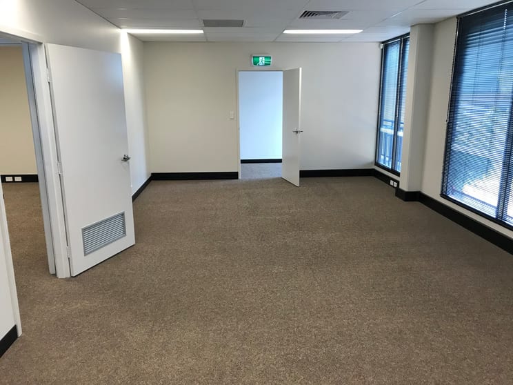 Click to view all images 7/18 Welwyn Avenue Manning WA 6152 - Image 2