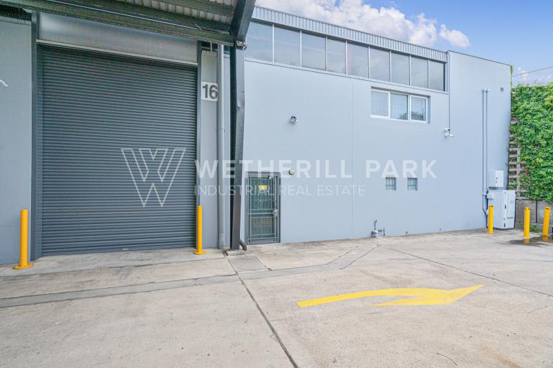 Click to view all images Smithfield NSW 2164 - Image 1