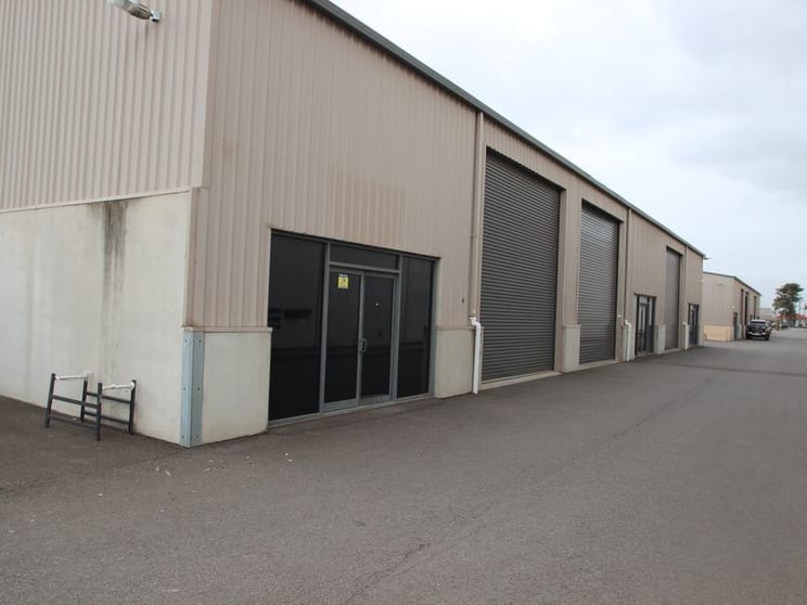 Click to view all images 4/45a Princes Highway Albion Park Rail NSW 2527 - Image 3