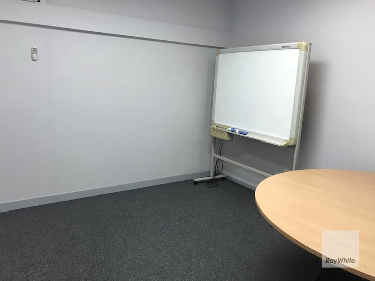 Click to view all images 1&2/10 Wighton Street Margate QLD 4019 - Image 2