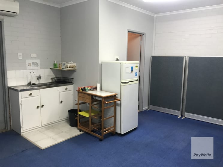 Click to view all images 1&2/10 Wighton Street Margate QLD 4019 - Image 3