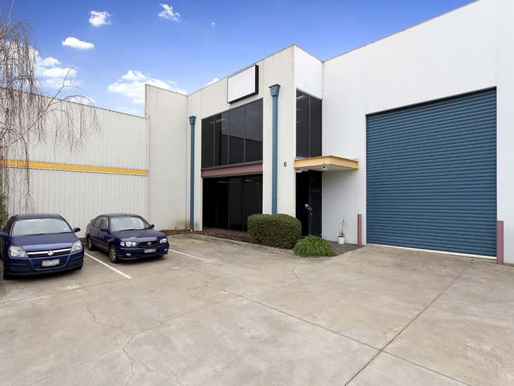 Click to view all images 6/15 Howleys Road Notting Hill VIC 3168 - Image 1