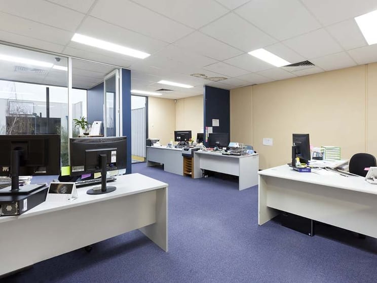 Click to view all images 6/15 Howleys Road Notting Hill VIC 3168 - Image 2