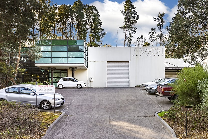 Click to view all images 8 Candlebark Court Research VIC 3095 - Image 2