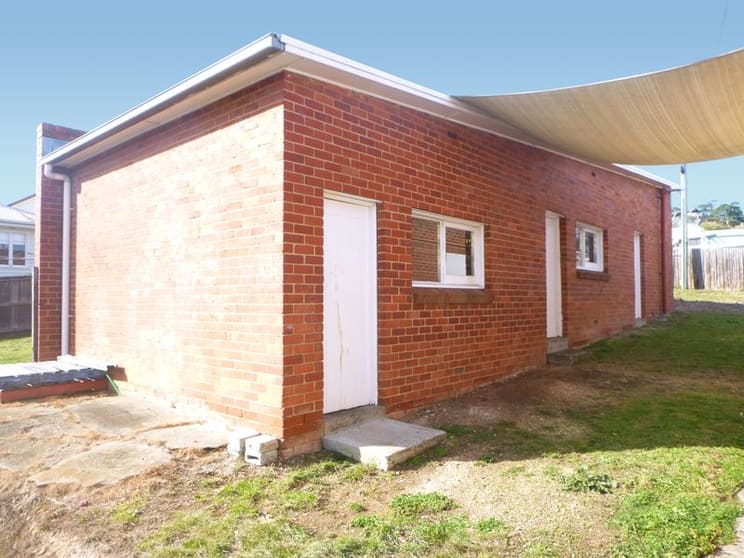 Click to view all images 4/9 Dampier Street Warrane TAS 7018 - Image 1