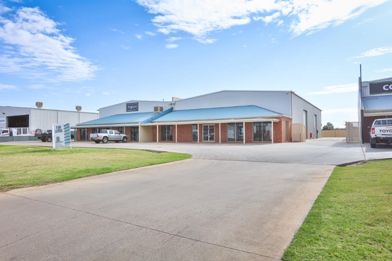 Click to view all images 50 Seventh Street East Mildura VIC 3500 - Image 1
