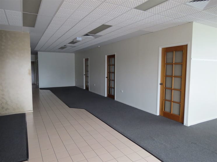 18/54-60 Queen Street Ayr QLD 4807 - Image 2