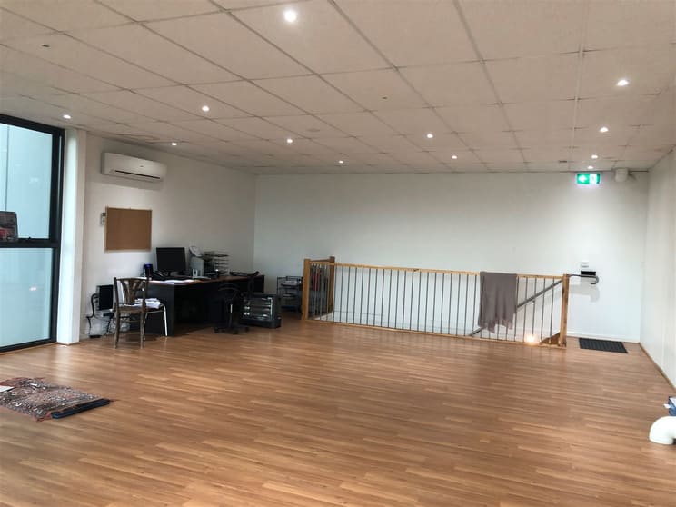 Click to view all images 2/38 Zakwell Court Coolaroo VIC 3048 - Image 2
