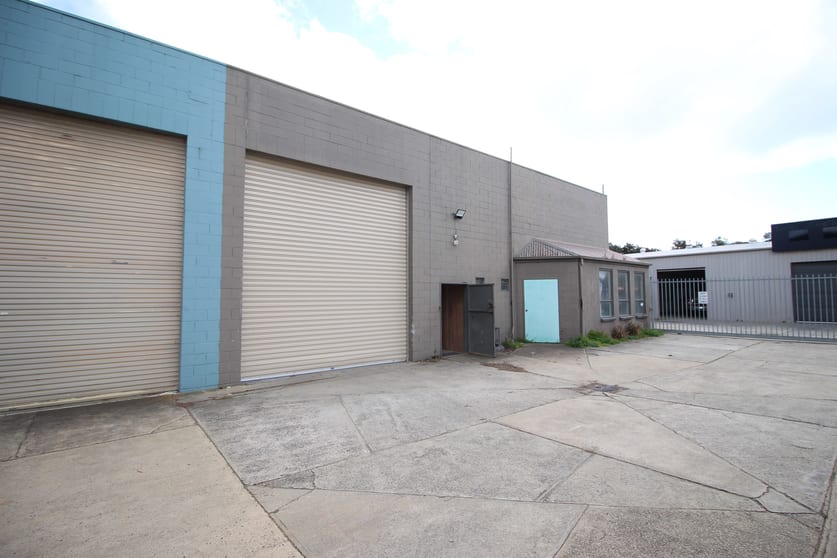 Click to view all images 2/14 Henry Wilson Drive Rosebud VIC 3939 - Image 1