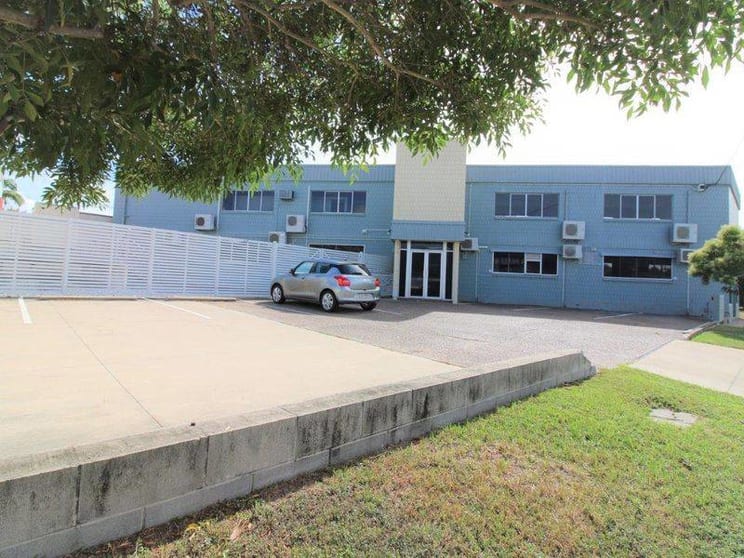 Click to view all images 2a/1-3 Smith Street Hyde Park QLD 4812 - Image 1