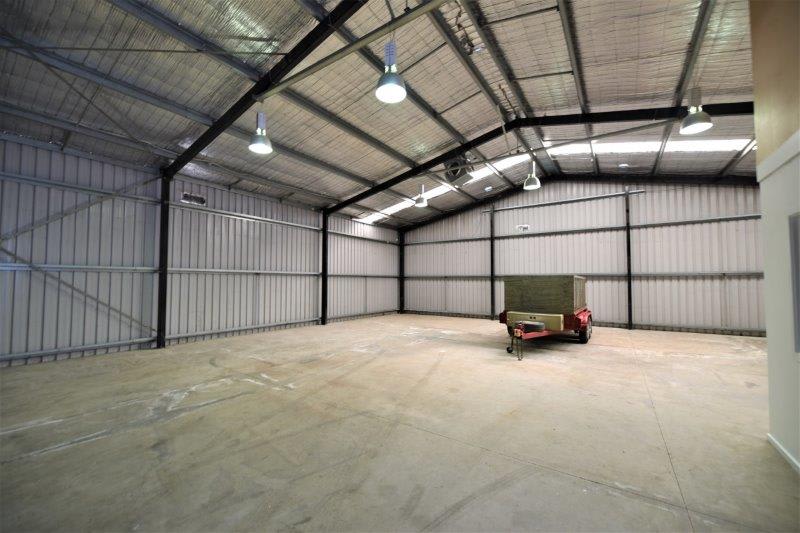 Click to view all images 11 Little Hyde St Yarraville VIC 3013 - Image 2