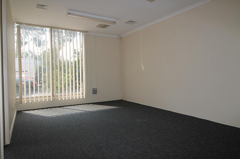 Click to view all images 3/2 Colrado Court Hallam VIC 3803 - Image 2