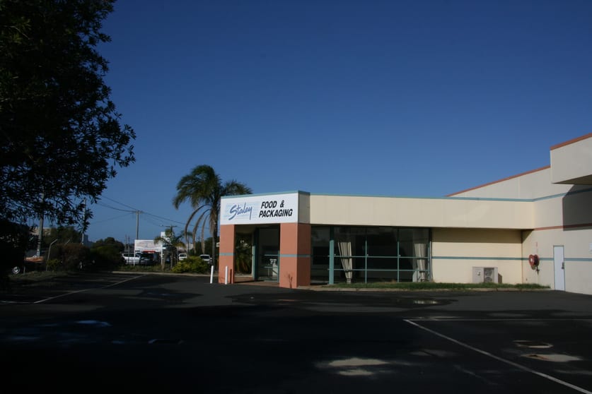 Click to view all images 6 Zaknic Place East Bunbury WA 6230 - Image 2