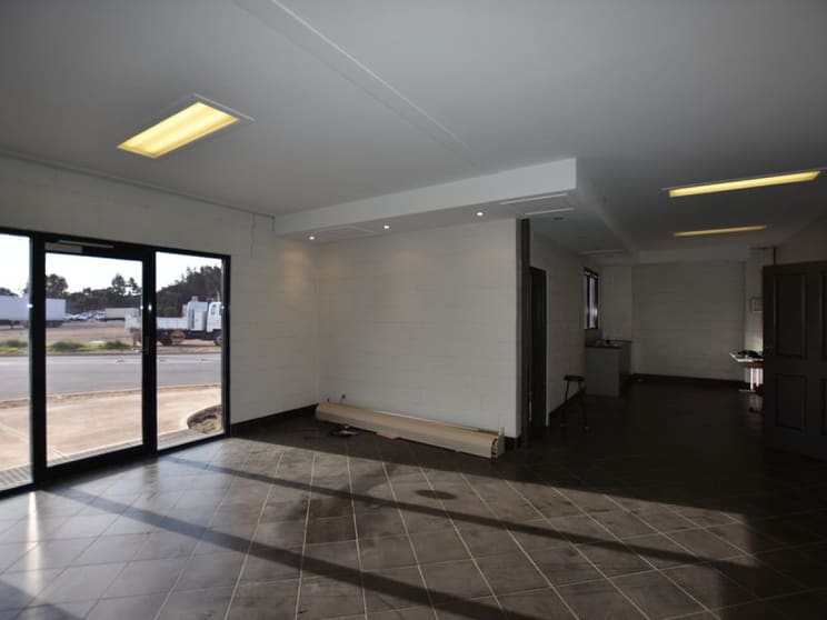 26 Thomas Street Cavan SA 5094 - Image 3