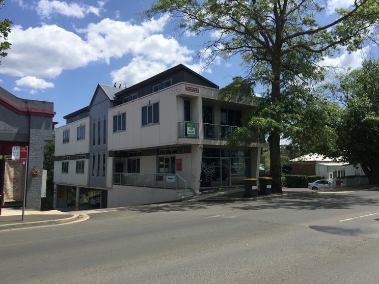 Click to view all images 4/31a Station Street Bowral NSW 2576 - Image 2