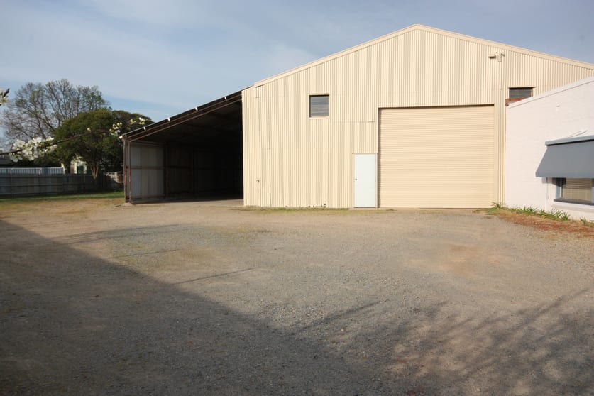 Click to view all images 13 Lowry Place Benalla VIC 3672 - Image 1