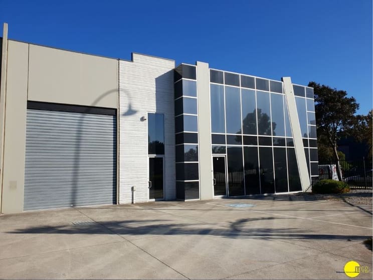 2/15 Lillee Crescent Tullamarine VIC 3043 - Image 1