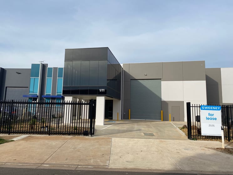 Click to view all images 1 , 11 Harrison Court Melton VIC 3337 - Image 1