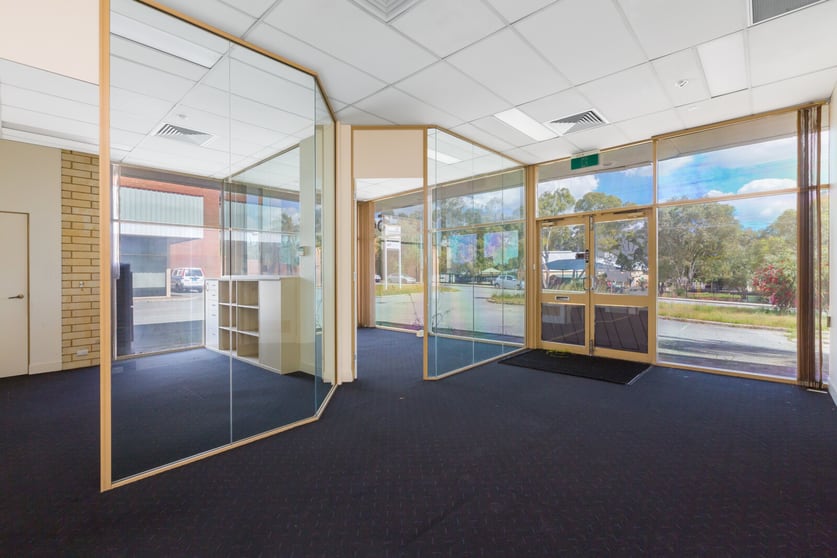 Click to view all images 54 Clavering Road Bayswater WA 6053 - Image 3