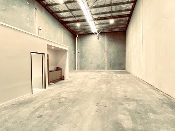 Click to view all images Unit 2/3 Naples Place Wyong NSW 2259 - Image 3