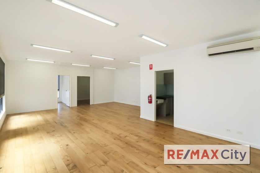 Click to view all images 1/122 Lytton Road Bulimba QLD 4171 - Image 2