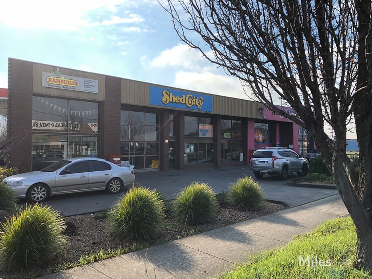 Click to view all images 44 Wood Street Thomastown VIC 3074 - Image 1