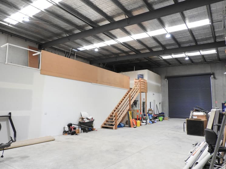Click to view all images 5/93 Wells Road Braeside VIC 3195 - Image 3