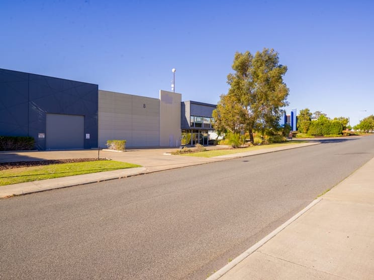 Click to view all images 8 Ambitious Link Bibra Lake WA 6163 - Image 2