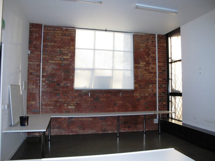 Click to view all images 4 Grant Street Fitzroy North VIC 3068 - Image 3