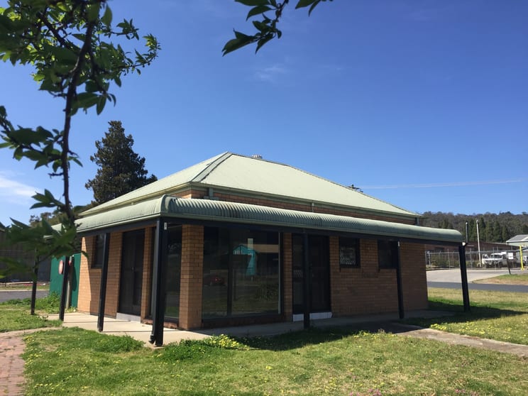 Click to view all images 11a Cavendish Street Mittagong NSW 2575 - Image 2