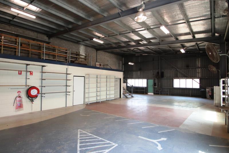 Click to view all images Unit 2/10 Travers Street Coconut Grove NT 0810 - Image 2