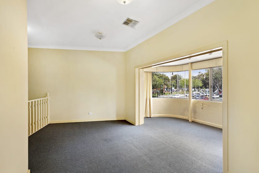 Click to view all images Pittwater Road Narrabeen NSW 2101 - Image 3