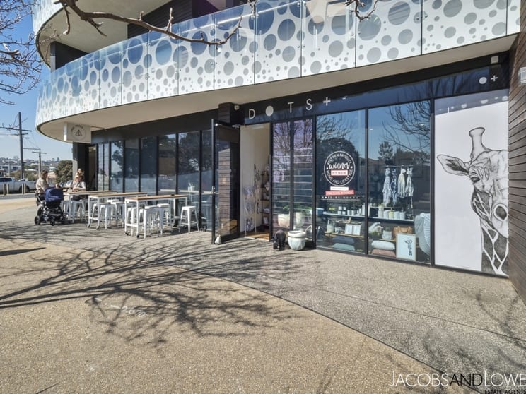 Click to view all images 4 Ross Street Mornington VIC 3931 - Image 1