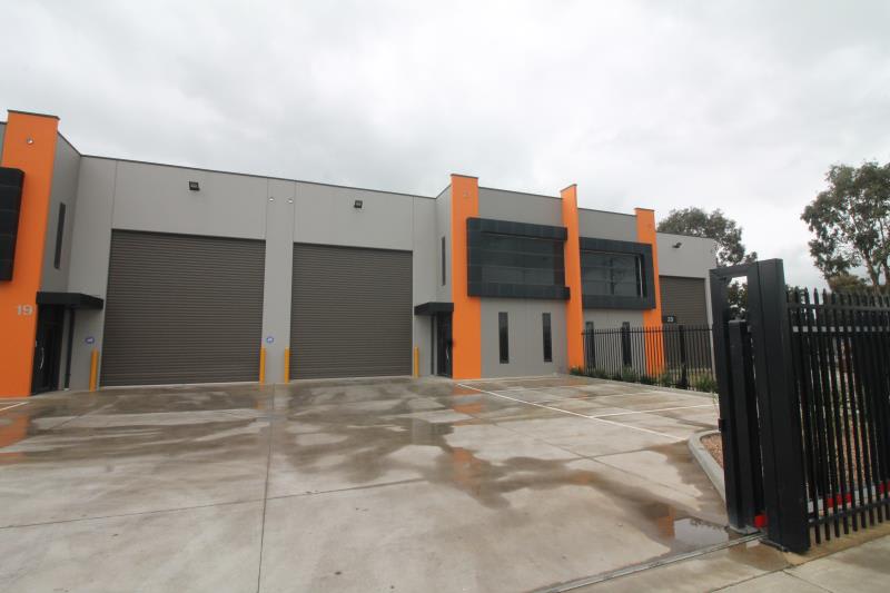 Click to view all images 21 Exchange Drive Pakenham VIC 3810 - Image 1