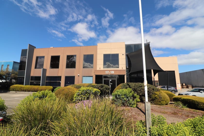 Click to view all images 17-19 Lieber Grove Carrum Downs VIC 3201 - Image 1