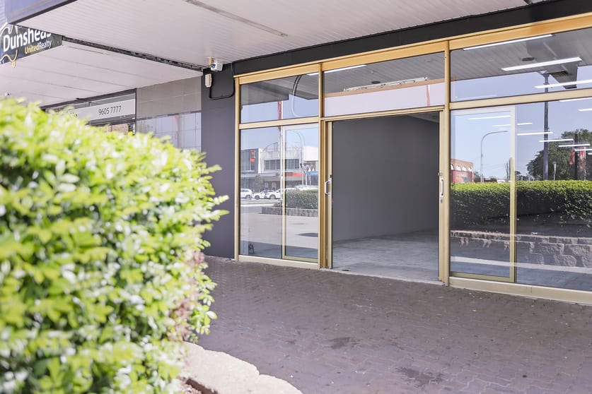 Click to view all images 15 Oxford Road Ingleburn NSW 2565 - Image 3