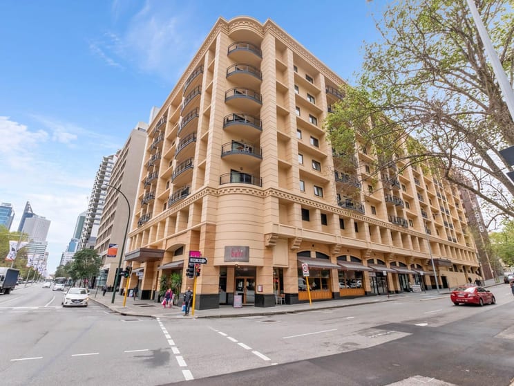 Click to view all images 4/9 Victoria Avenue Perth WA 6000 - Image 1