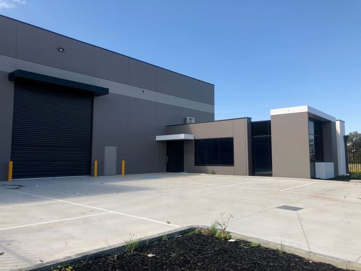 Click to view all images 18A Tarmac Way Pakenham VIC 3810 - Image 1