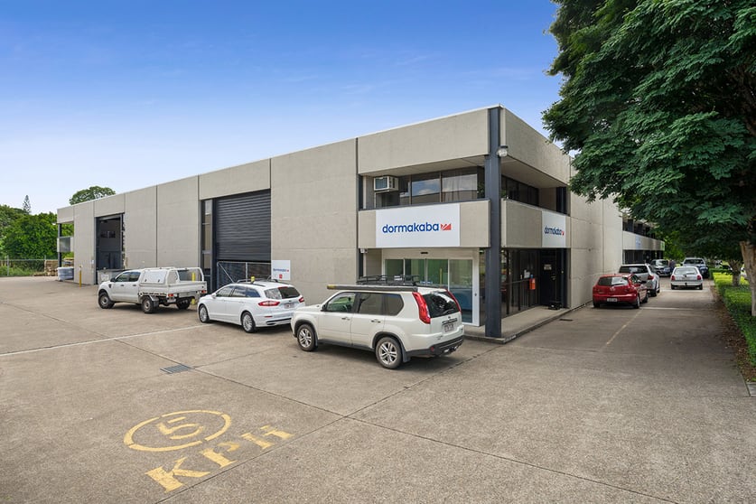 Click to view all images 3B/68 Harries Road Coorparoo QLD 4151 - Image 1