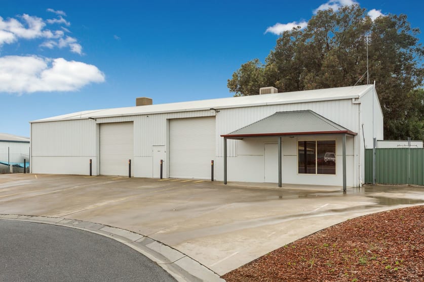 Click to view all images 5 Eve Court Golden Square VIC 3555 - Image 1