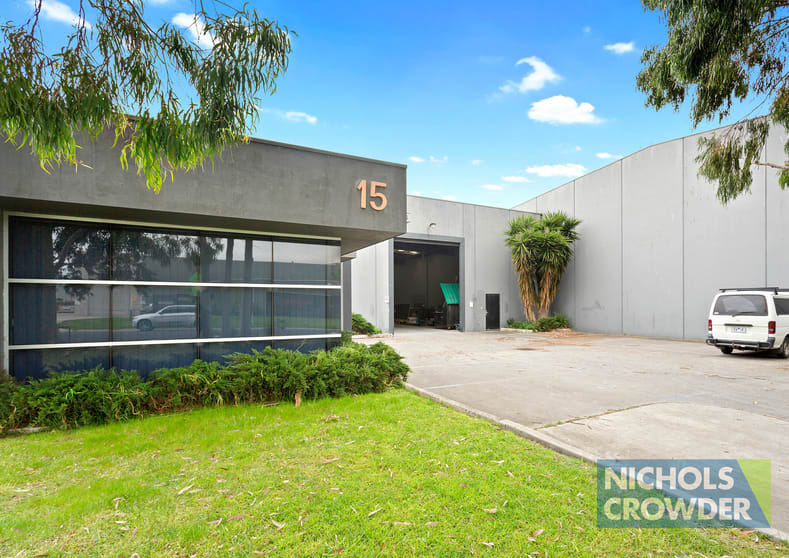 Click to view all images 15 Phoenix Court Braeside VIC 3195 - Image 2