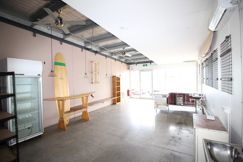 Click to view all images 1/209 Mornington Tyabb Road Mornington VIC 3931 - Image 2