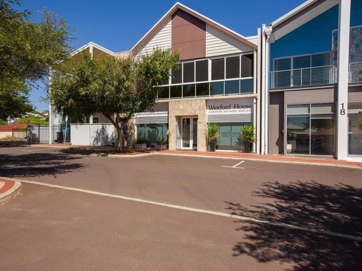 Click to view all images 16A Wexford Lane Bunbury WA 6230 - Image 2