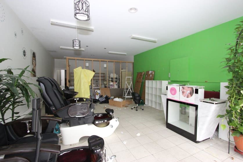 Click to view all images 204 Main road east St Albans VIC 3021 - Image 2