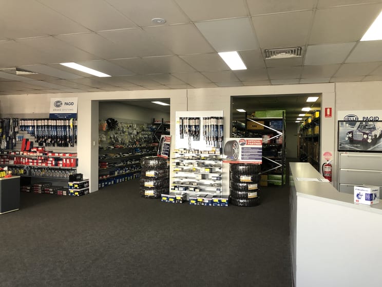 Click to view all images 18 Roger Street Brookvale NSW 2100 - Image 3