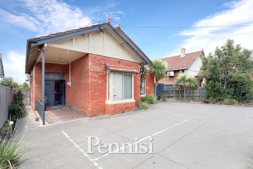 Click to view all images 58 Pascoe Vale Road Moonee Ponds VIC 3039 - Image 1