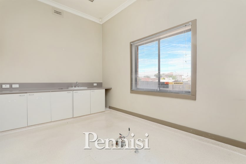 Click to view all images 58 Pascoe Vale Road Moonee Ponds VIC 3039 - Image 3