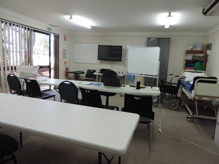 Click to view all images Shop 4/99 Musgrave Street Berserker QLD 4701 - Image 3