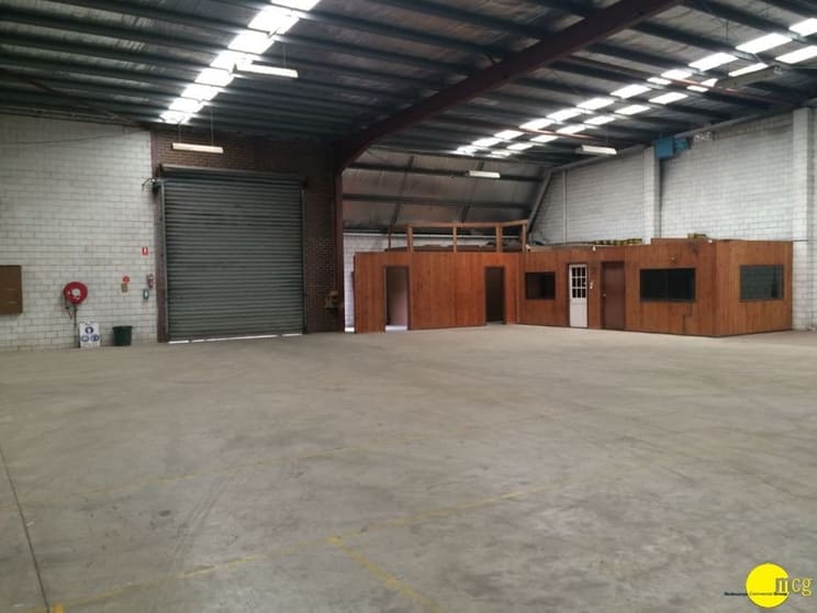 Click to view all images 3/76 Berkshire Road Sunshine North VIC 3020 - Image 2