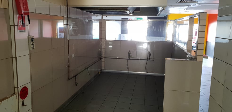 Click to view all images Shop 4 129-137 Minjungbal Drive Tweed Heads South NSW 2486 - Image 3